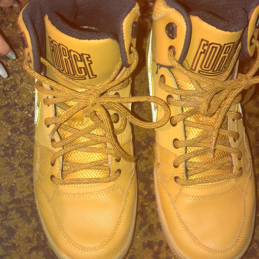 Nike son of force mid